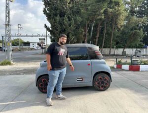 Tır mini aracı oyuncak araba gibi önüne almıştı, araç sürücüsü panik dolu saniyeler içerisinde 30 metre sürüklendi