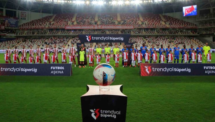 Trendyol Süper Lig: Antalyaspor: 0 – Göztepe: 0 (İlk yarı)