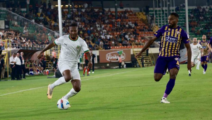 Trendyol Süper Lig: Corendon Alanyaspor: 0 – Eyüpspor: 0 (İlk yarı)