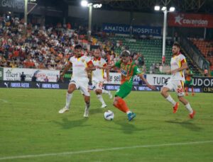 Trendyol Süper Lig: Corendon Alanyaspor: 1 – Göztepe: 1 (Maç sonucu)