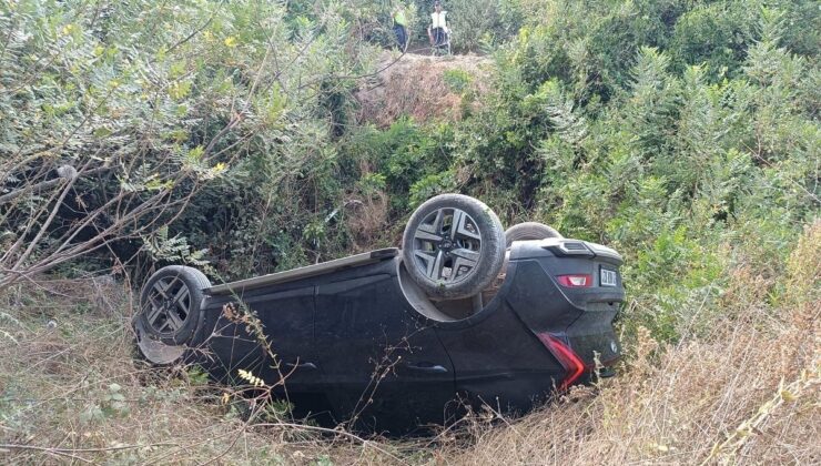 Uçurumdan uçan otomobildeki 2’si çocuk 3 kişi yaralandı