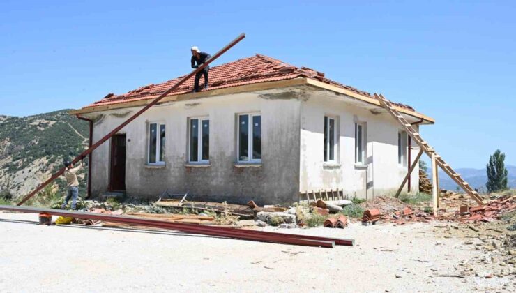Vatandaşların köy konağı ve tuvalet tadilatına Isparta Belediyesi’nden destek