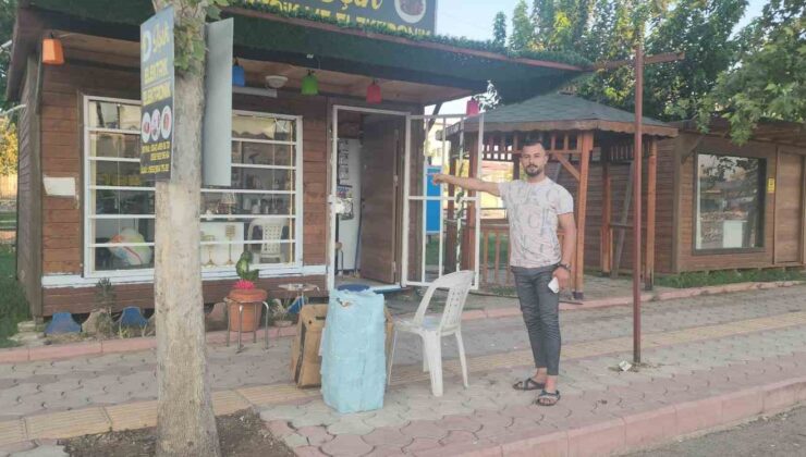 Vicdansız hırsızlar, ahşap iş yerinde ekmek parası mücadelesi veren depremzede esnafın iş yerini soydular