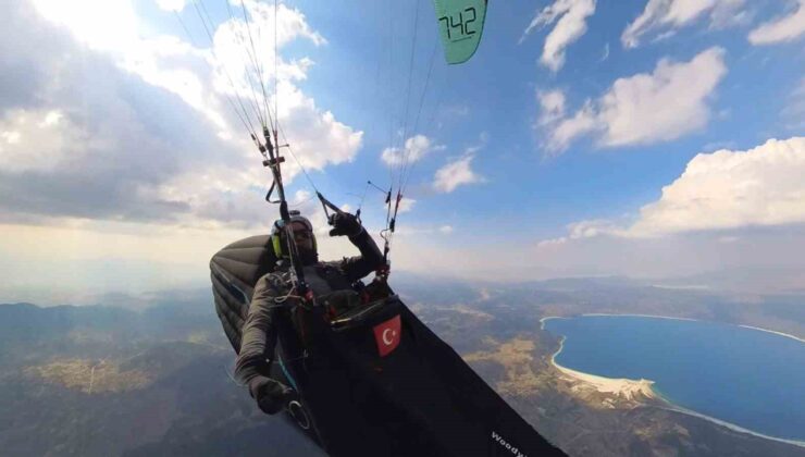 Yamaç Paraşütü Dünya Kupası’nda 121 kilometre uçan sporcular Burdur’a iniş yaptı