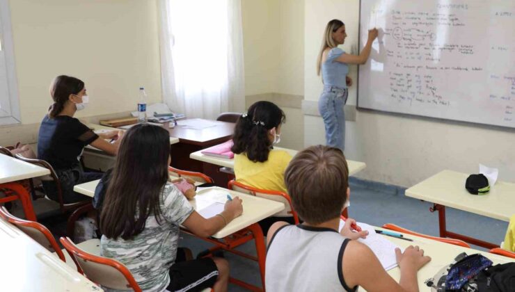 Yüreğir Belediyesi, 5 kültür evinde LGS hazırlık kursu ile eğitim desteği verecek
