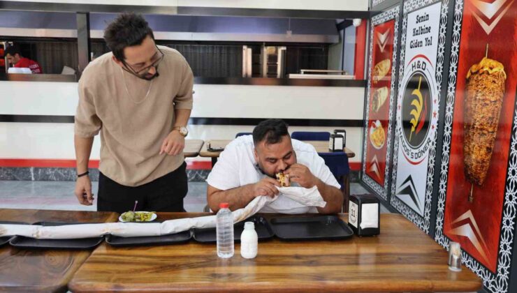 5 bin TL ödüllü 1 buçuk metrelik döneri yemeyi başaran 160 kiloluk adam zor anlar yaşadı