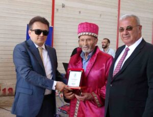 57 yıllık saat tamircisi Burdur’un Ahi’si seçildi