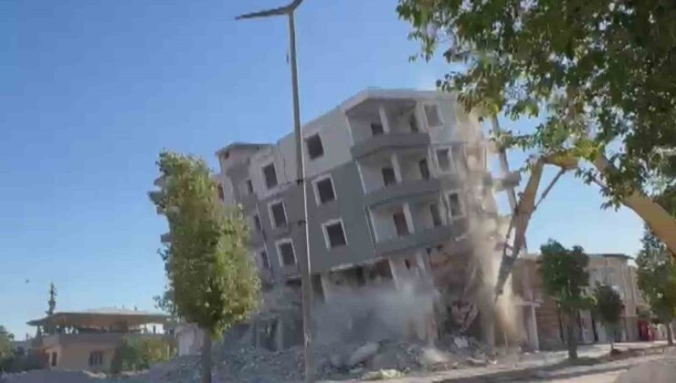 6 katlı binanın yıkılma anı saniye saniye kameraya yansıdı