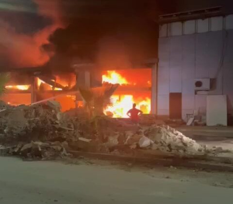 Adana’da kitap dağıtım deposunda yangın