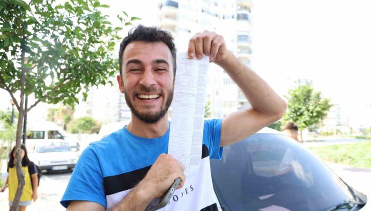 Adana’da trafik cezası yiyen sürücü ceza makbuzuyla hatıra fotoğrafı çektirdi