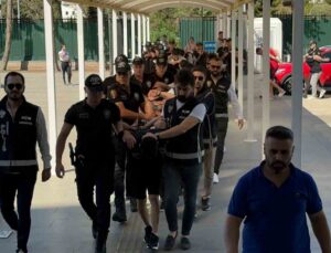 Antalya merkezli ’Kuyu-27’ operasyonunda gözaltına alınan 34 şüpheliden 32’si tutuklandı