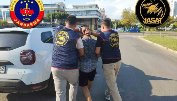 Antalya’da 100 suç kaydıyla 33 yıl 9 ay hapis cezası bulunan şahıs yakalandı