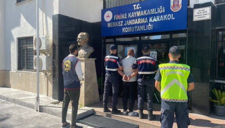 Antalya’da 13 yıl hapis cezasıyla aranan firari JASAT timlerinden kaçamadı