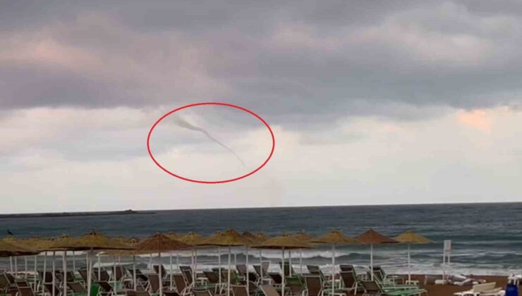 Antalya’da denizde üç ayrı noktada hortum çıktı, tatilciler deniz keyfine ara vermedi