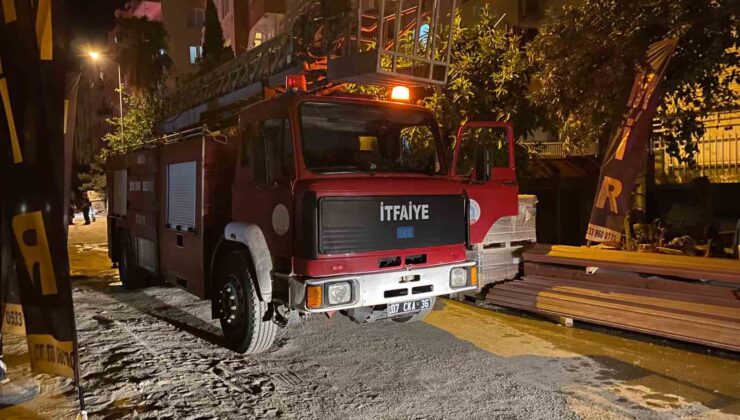 Antalya’da kentsel dönüşümdeki binada yangın