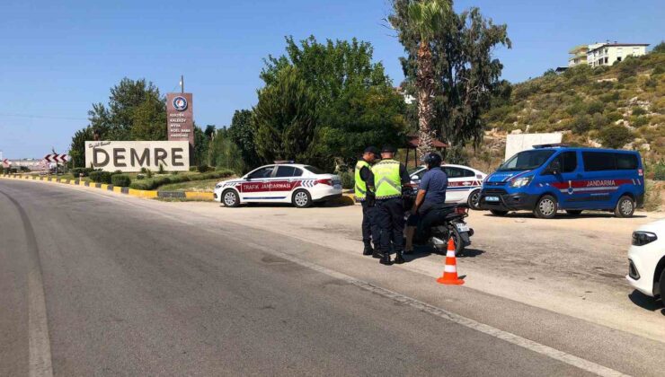 Antalya’da kurallara uymayan motosiklet sürücülerine ceza yağdı