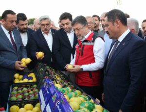 Bakan Yumaklı, narenciye hasadında sezon açılışını yaptı