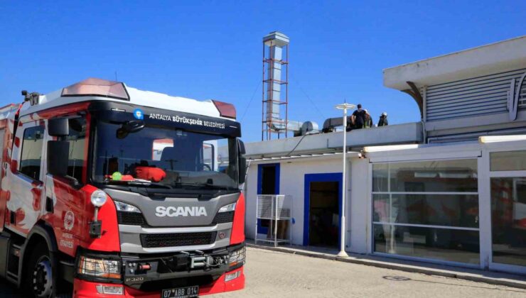 Balık Pazarı’nda çıkan yangın itfaiyeyi alarma geçirdi