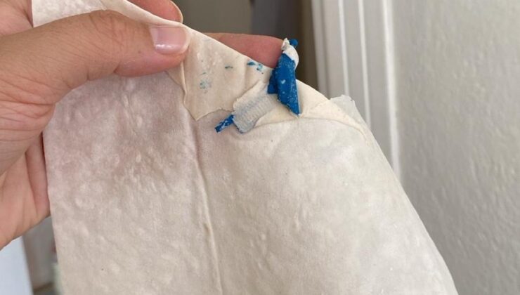 BİM’den aldığı yufkadan erimiş plastik çıktı