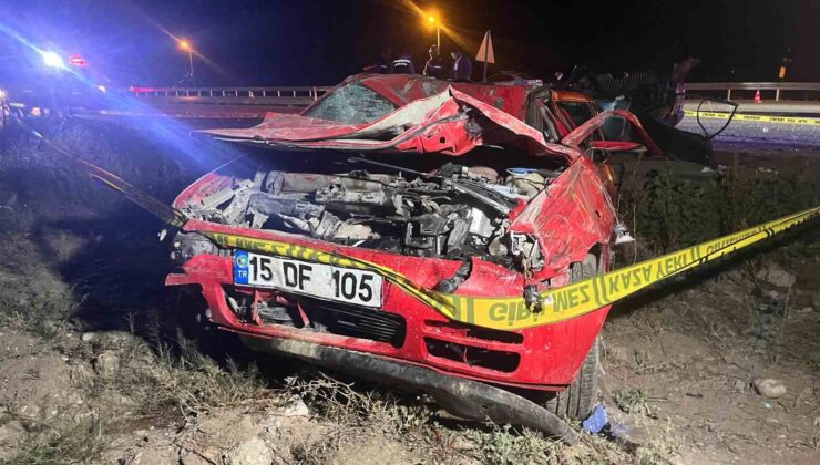 Burdur’da feci kaza: 2 ölü, 3 yaralı