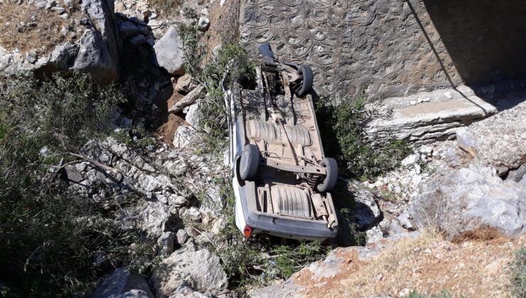 Burdur’da otomobil köprüden düştü: 1 ölü, 1 yaralı