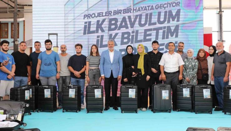 Depremzede öğrencilerin üniversite yolundaki ilk bavulu ve ilk bileti HBB’den