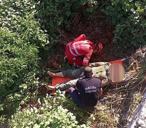 Dereye düşen şahsı itfaiye kurtardı