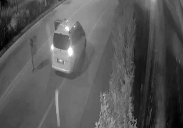 Düğün salonunun sınırları aştığını iddia edip, hafif makineli tüfekle kurşun yağdırdı