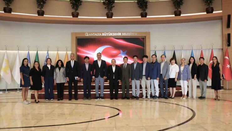 Güney Kore heyeti Antalya Büyükşehir Belediyesi’nde