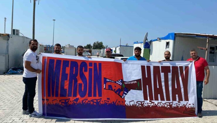 Hatay’da taraftarlar depremzede çocuklara kırtasiye malzemesi dağıtı