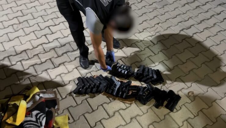 Isparta’da kaçak 30 adet tabanca ve 30 adet şarjör ele geçirildi