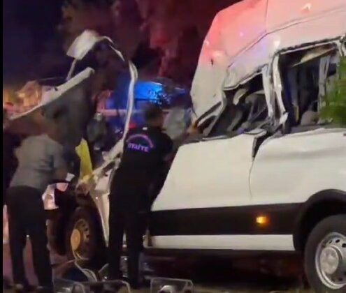 Kahramanmaraş’ta kamyon ile minibüs çarpıştı: 1 ölü, 2 yaralı