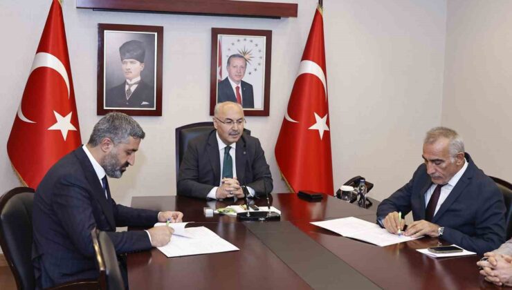 Karataş Tarıma Dayalı İhtisas (Sera) OSB altyapı işlerinin yapılmasına dair protokol imzalandı