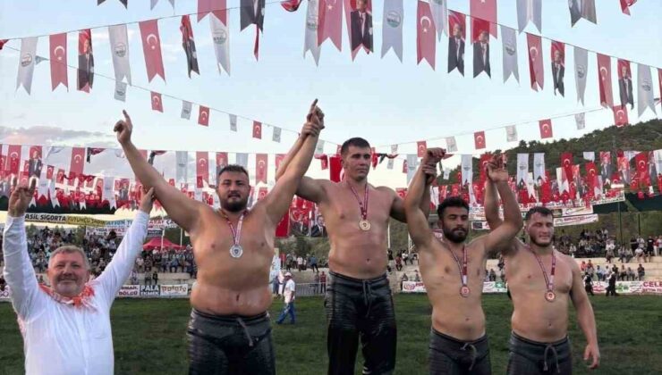 Kemer Belediye güreşçisinden çifte kürsü