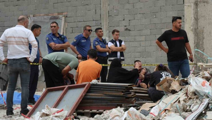 Kule vinçteki demir kova işçilerin üzerine düştü: 2 ölü