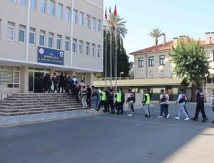 Mersin’de ’1 milyon dolarlık kumaş için’ operasyon: 16 tutuklama
