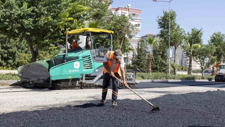 Mersin’de yol yenileme çalışmaları sürüyor