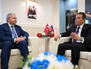 Moskova Hükümet Bakanı ile Başkan Böcek iş birlikleri hakkında görüş alış verişinde bulundu