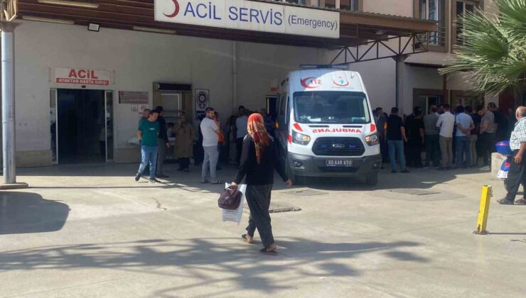 Motosiklet ile kamyonet çarpıştı, anne ile oğlu ağır yaralandı