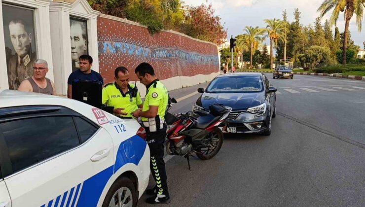 Motosiklet ile otomobil çarpıştı: 1 yaralı
