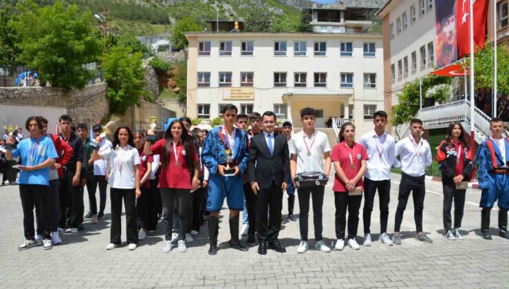 Saimbeyli Kaymakamı öğrenciler için eğitim seferberliği başlattı