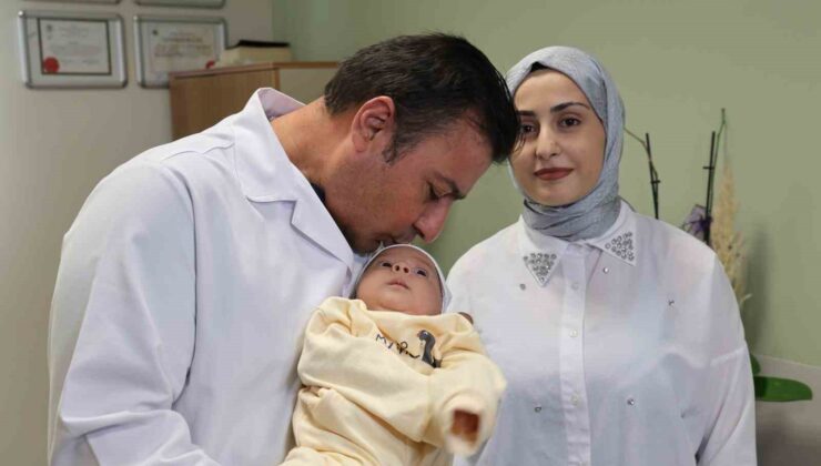 Tüp bebek yöntemiyle doğan çocuklarına doktorun adını verdiler