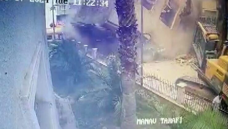 Yıkıma mesaide yakalanan İŞKUR çalışanları korku dolu anlar yaşadı, yıkım anı kameraya yansıdı