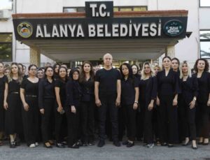 Alanya Belediyesinden kadına şiddete siyah tepki