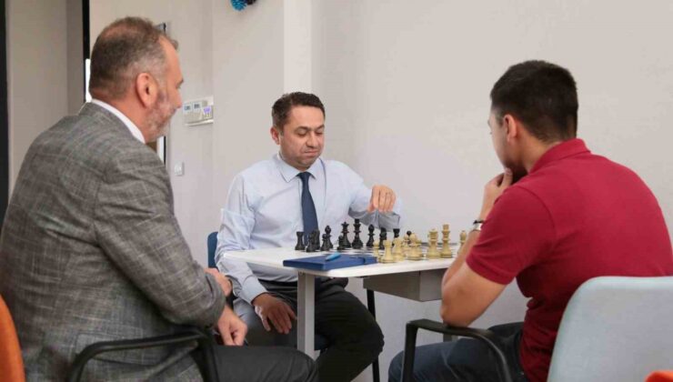ALKÜ, satranç ustalarını turnuvaya çağırıyor