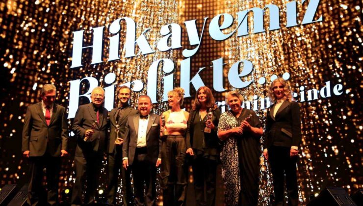 Altın Portakal’da açılış galası yapıldı