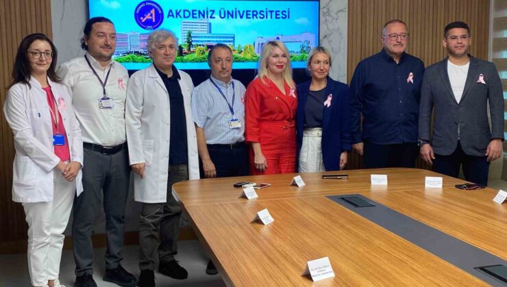 AÜ’de 6 ayda bin 700 meme kanseri hastası tedavi edildi