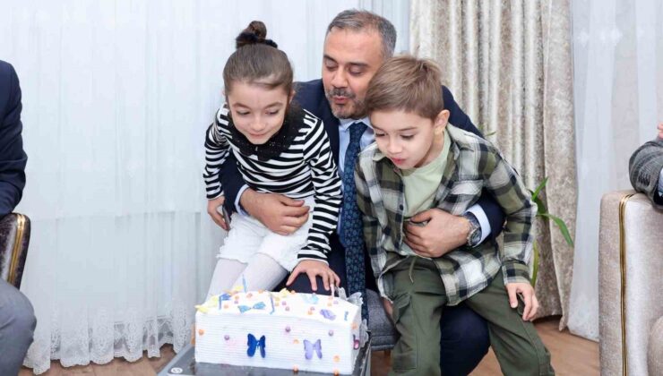 Başkan Toptaş’tan şehit öğretmen kızına doğum günü sürprizi
