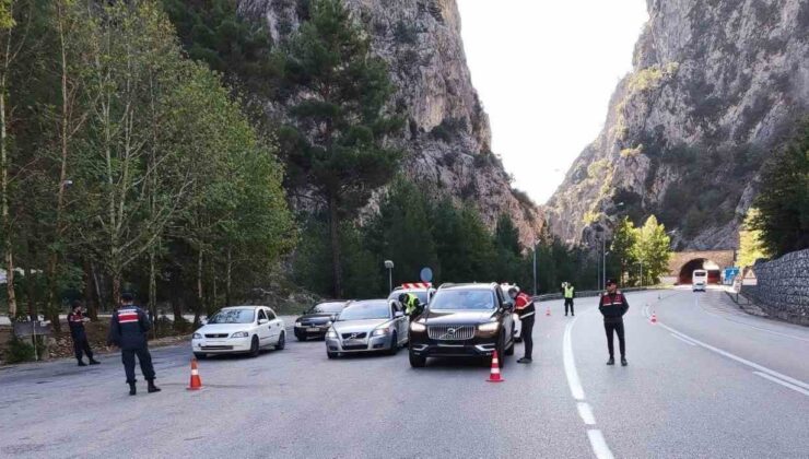 Burdur’da toplam 101 yıl kesinleşmiş hapis cezasıyla aranan 19 şahıs yakalandı