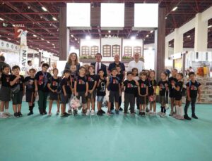 Çocuklar yöresel ürünlerle buluştu